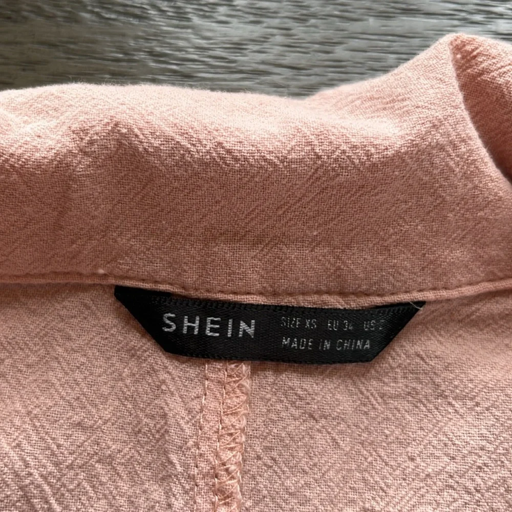 Light pink salmon cotton SS button up collared euro summer casual prep crop top - Picture 8 of 10